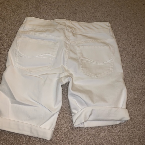 SO white jean Capri shorts juniors size 7 - Picture 2 of 2